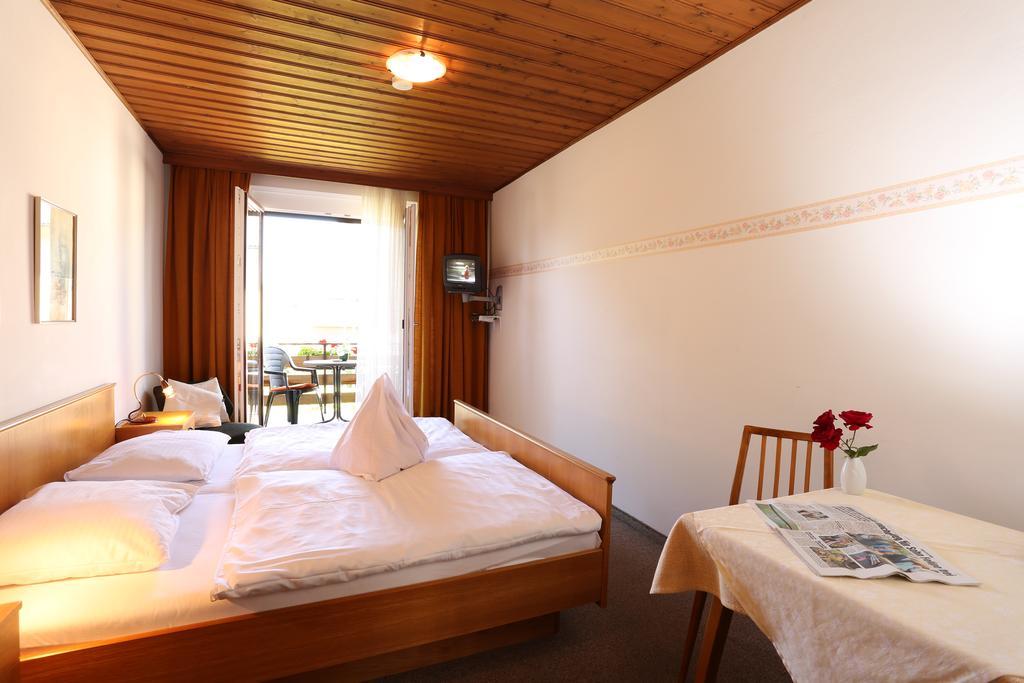 Hofer Guest House Villach Room photo